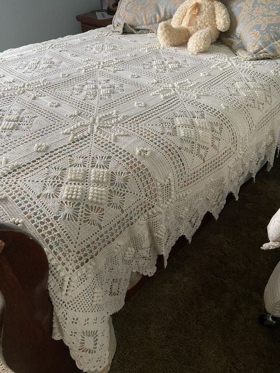 Vintage Heirloom Crochet Bedspread Pattern - Love Quilting Online